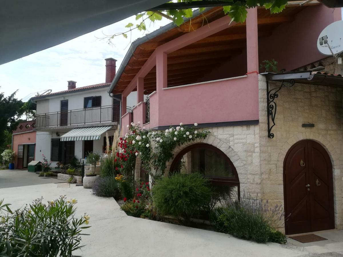 Ferienwohnung Jolly Premantura Exterior foto
